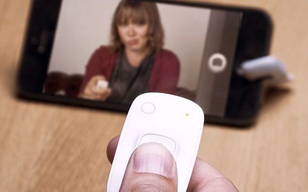 Smartphone Remote Control te ajuta sa-ti faci poze singur chiar si de la 10 metri Smartphone Remote Control Te Ajuta Sa Ti Faci Poze Singur Chiar Si De La Distanta De 10 Metri