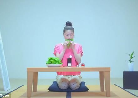 Scentee poate, cu ajutorul telefonului mobil, sa schimbe gustul mancarii Scentee Poate Cu Ajutorul Telefonului Mobil Sa Schimbe Gustul Mancarii