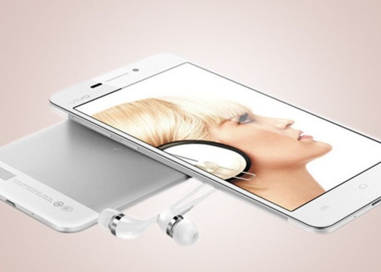 Primul Telefon Din Lume Cu Mai Multi Pixeli Decat Un Ipad