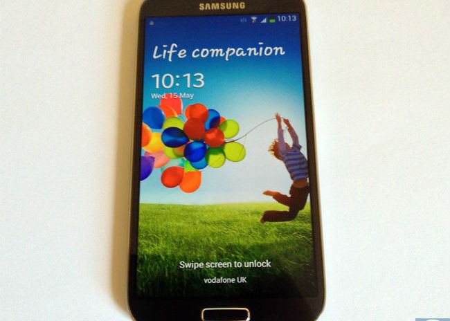 Anuntul Facut De Samsung Despre Bateria De La Galaxy S4 Unul Din Trei Utilizatori A Patit Asta