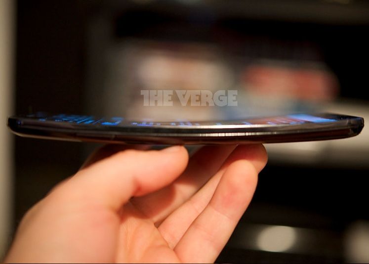 Lg G Flex Telefonul Inca Nelansat A Aparut La O Televiziune Argentiniana Imagini Si Specificatii