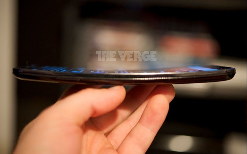 Lg G Flex Telefonul Inca Nelansat A Aparut La O Televiziune Argentiniana Imagini Si Specificatii