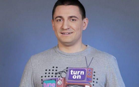 Ilikeit A Implinit 2 Ani Buhnici Dupa 470 De Editii Inca Triem Printre Miile De Jucarii Cu Butoane