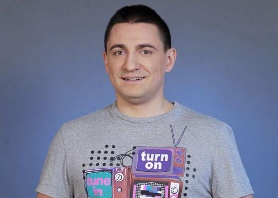 Ilikeit A Implinit 2 Ani Buhnici Dupa 470 De Editii Inca Triem Printre Miile De Jucarii Cu Butoane