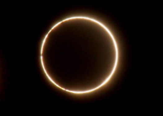 Eclipsa Hibrida De Soare Fenomen Astronomic Rar Pe 3 Noiembrie