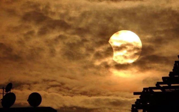 Cum S A Vazut Ieri Eclipsa Hibrida In Lume