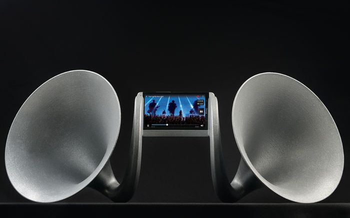 Accesoriul care-ti transforma smartphone-ul intr-un gramofon Accesoriul Care Ti Transforma Smartphone Ul Intr Un Gramofon