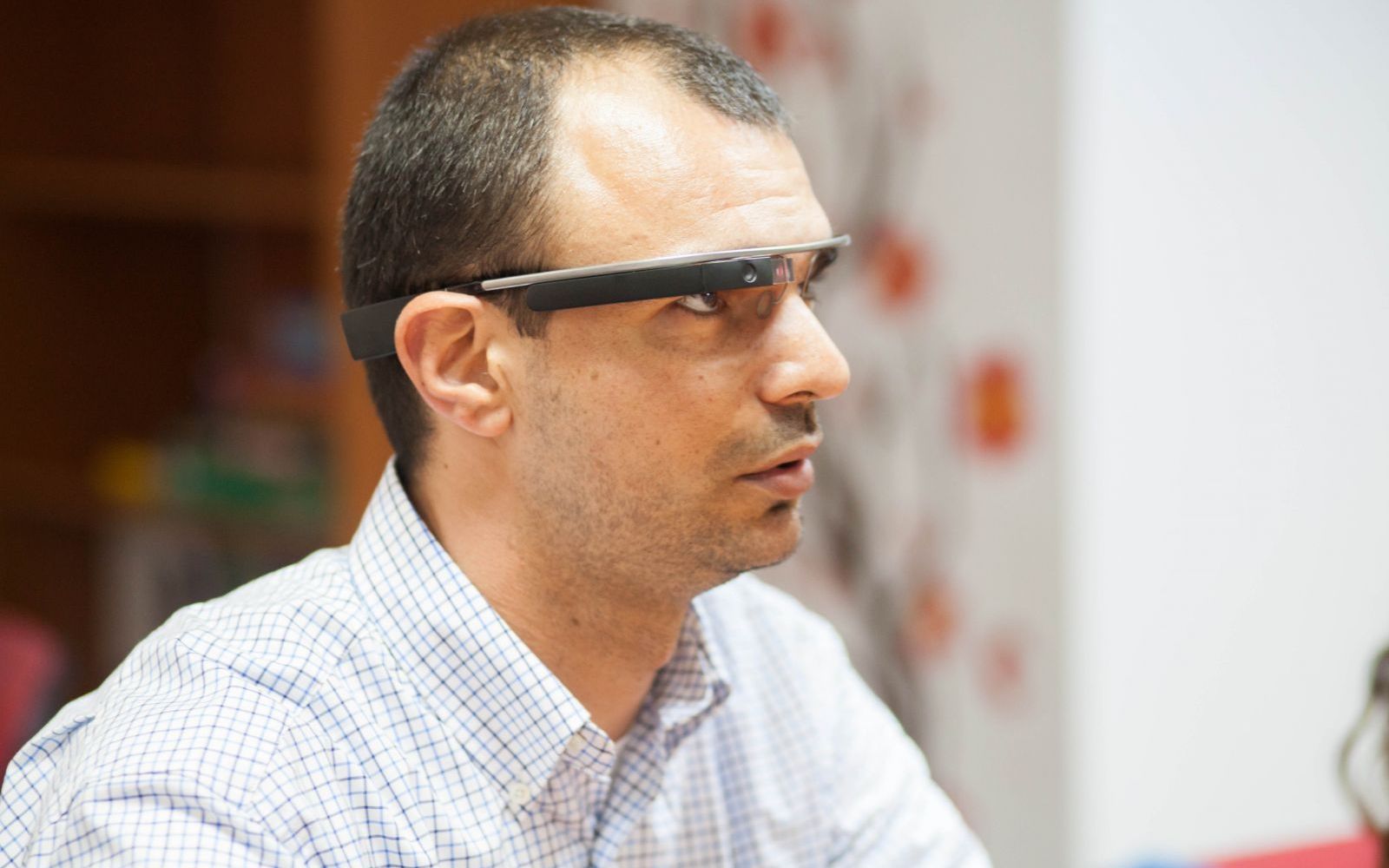 Andrei Urucu Primul Programator Din Lume Care A Facut Un Joc Special Pentru Google Glass