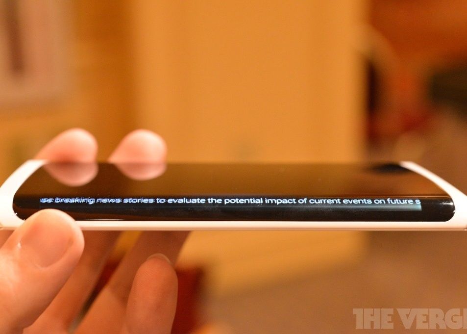 Samsung Vrea Sa Lanseze Anul Viitor Un Smartphone Galaxy Cu Ecran Care Acopera Muchiile