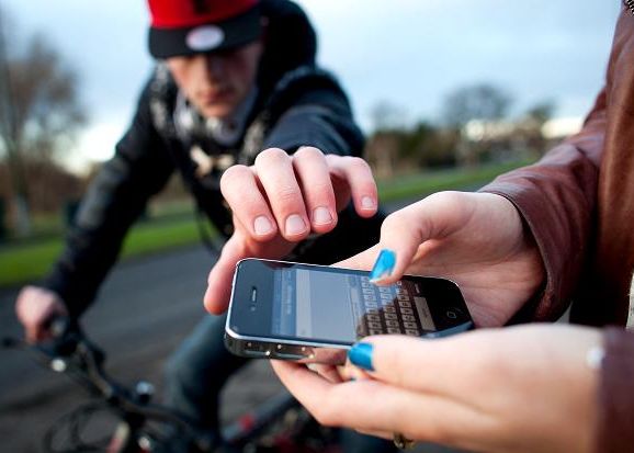 Aplicatiile care te salveaza cand iti pierzi telefonul. Solutii pentru cei cu iOS, Android, BlackBerry si Windows Aplicatiile Care Te Salveaza Cand Iti Pierzi Telefonul Solutii Pentru Cei Cu Ios Android Blackberry Si
