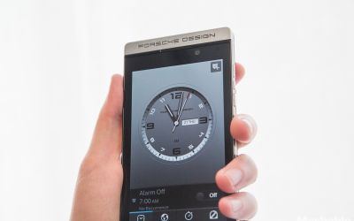 E considerat cel mai frumos telefon, dar nu il cumpara aproape nimeni