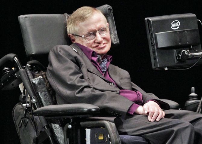 Vom fi nemuritori. Stephen Hawking crede ca tehnologia ne va ajuta sa traim pentru totdeauna Vom Fi Nemuritori Stephen Hawking Crede Ca Tehnologia Ne Va Ajuta Sa Traim Pentru Totdeauna