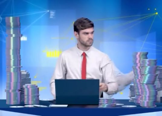 Fisierele Tale Sunt In Singurata Si Pot Fi Accesate De Oriunde Esti Cu Cloud Computer