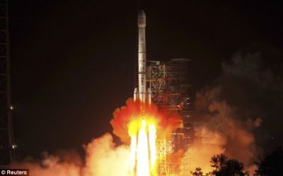 Britanicii vor sa trimita prima femeie pe Luna