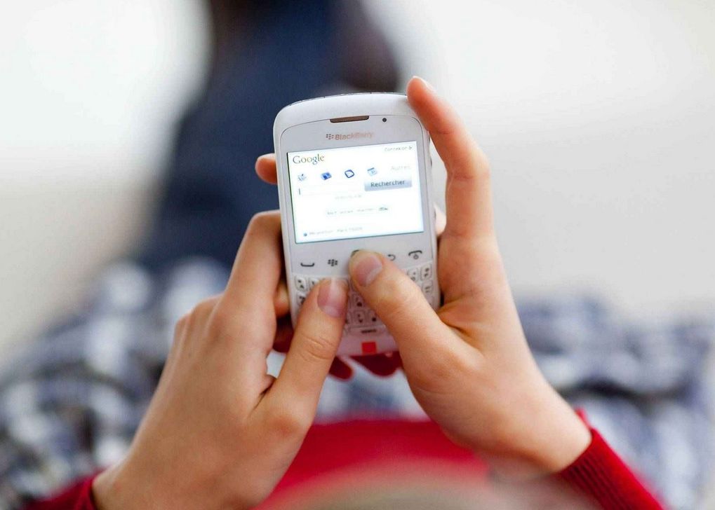 Un stat australian anunta legi cu privire la trimitere de materiale explicite prin smartphone Un Stat Australian Anunta Legi Cu Privire La Trimitere De Materiale Explicite Prin Smartphone