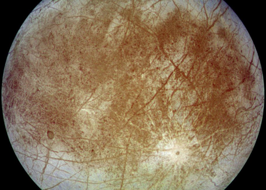 Europa Satelitul Inghetat Al Planetei Jupiter Arunca In Spatiu Trombe De Apa Uriase