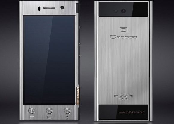 Gresso Radical R1 Cum Arata Si Ce Stie Telefonul De 1 800 Editie Limitata