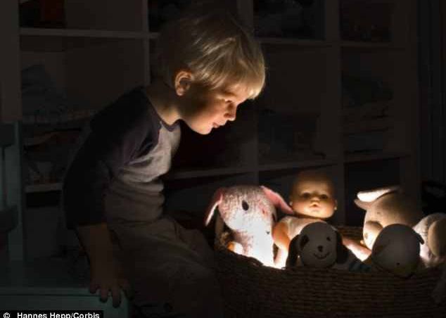 Baietilor Pe Plac Papusile Si Nu Doar Adolescentilor Care Rasfoiesc Pe Ascuns Revistele Pentru Adulti