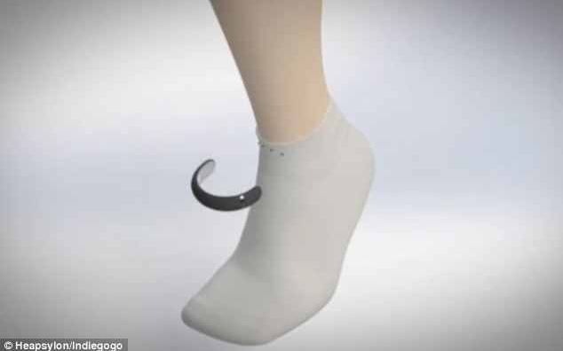 Ai calcat stramb? Te anunta soseta Sosetele Care Semnalizeaza Pasii Gresiti Video