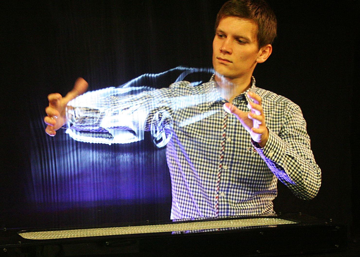 Telefonul cu holograma va fi gata intr-un an. Vom vedea o imagine 3D a persoanei cu care vorbim Telefonul Cu Holograma Va Fi Gata Intr Un An Vom Vedea O Imagine 3g A Persoanei Cu Care Vorbim