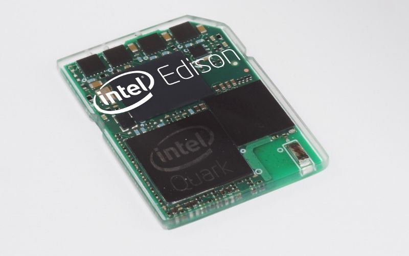 Intel Edison Lansat Acum Cel Mai Mic Calculator Din Lume Are Marimea Unui Card Sd