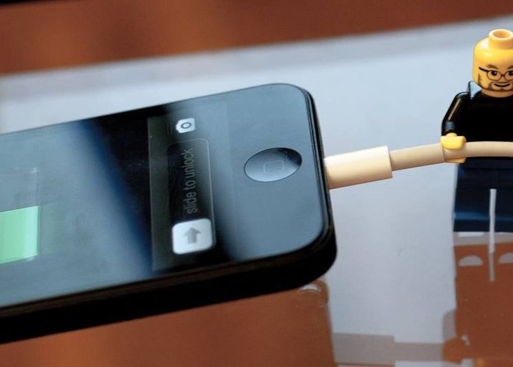 5 Trucuri Ca Sa Iti Incarci Iphone Ul Mai Repede