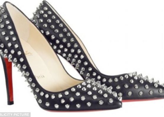 Exista O Explicatie Pentru Atractia Oamenilor Pentru Obiecte Lucioase