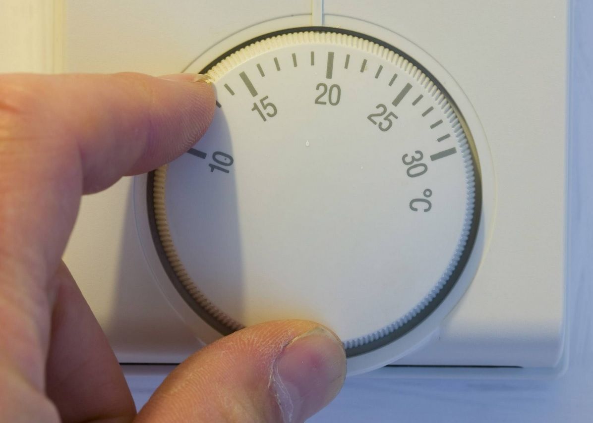 Talia Subtire Cu Frig Se Tine