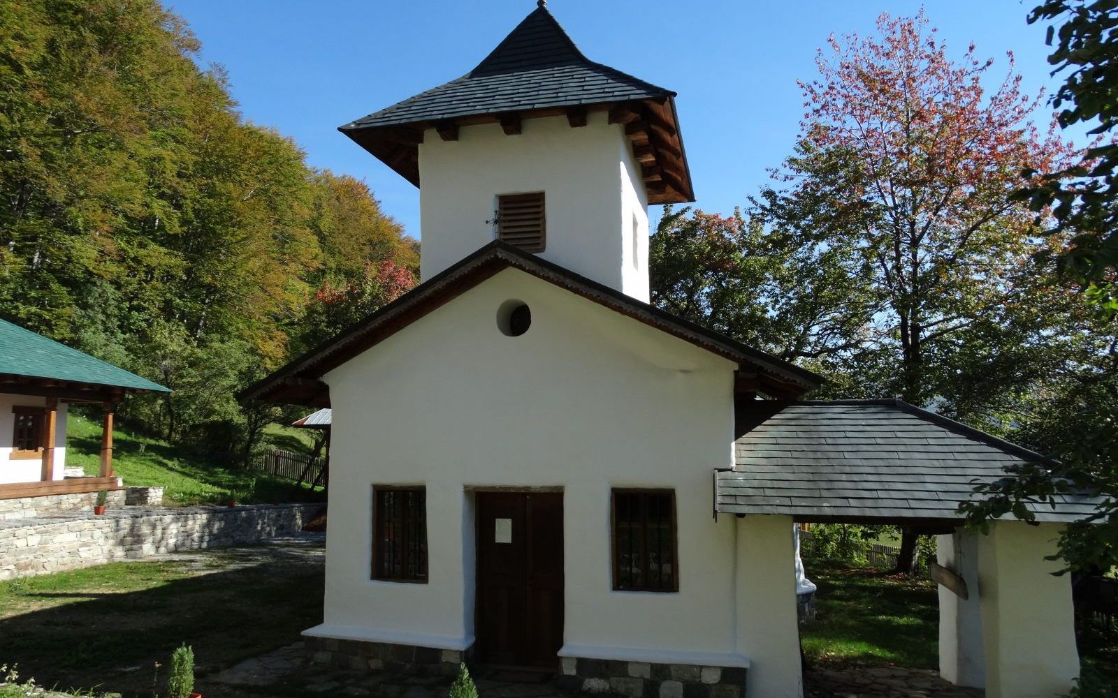 Calugarul-blogger din Gorj care iubeste tehnologia: Ce spune Biblia despre OZN-uri Calugarul Blogger Din Gorj Care Iubeste Tehnologia Ce Spune Biblia Despre Ozn Uri