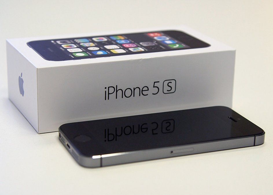 Lovitura in serie pentru Apple, dupa ce a anuntat cate iPhone-uri a reusit sa vanda la sfarsitul anului 2013 Lovitura In Serie Pentru Apple Dupa Ce A Anuntat Cate Iphone Uri A Reusit Sa Vanda La Sfarsitul Anului