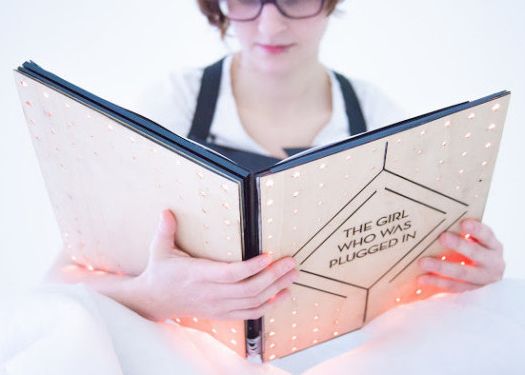 Cartea Care Ii Permite Cititorului Sa Simta Emotiile Personajelor Cum Te Poti Imbraca Cu Ea