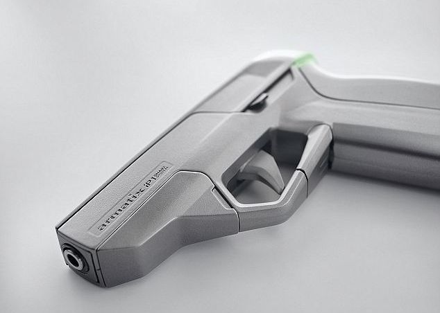 Armatrix a realizat arma care trage doar cand se afla in mana celui a cui e Armatrix A Realizat Arma Care Trage Doar Cand Se Afla In Mana Posesorul