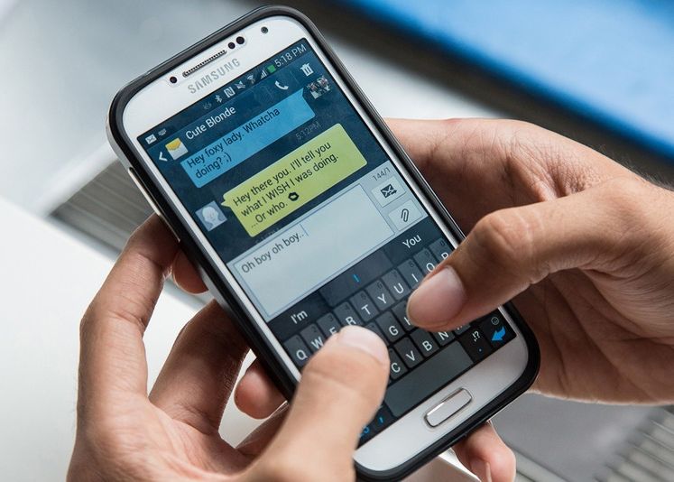 Jumatate Dintre Adultii Care Au Un Telefon Mobil A Trimis Mesaje Cu Continut Explicit 1