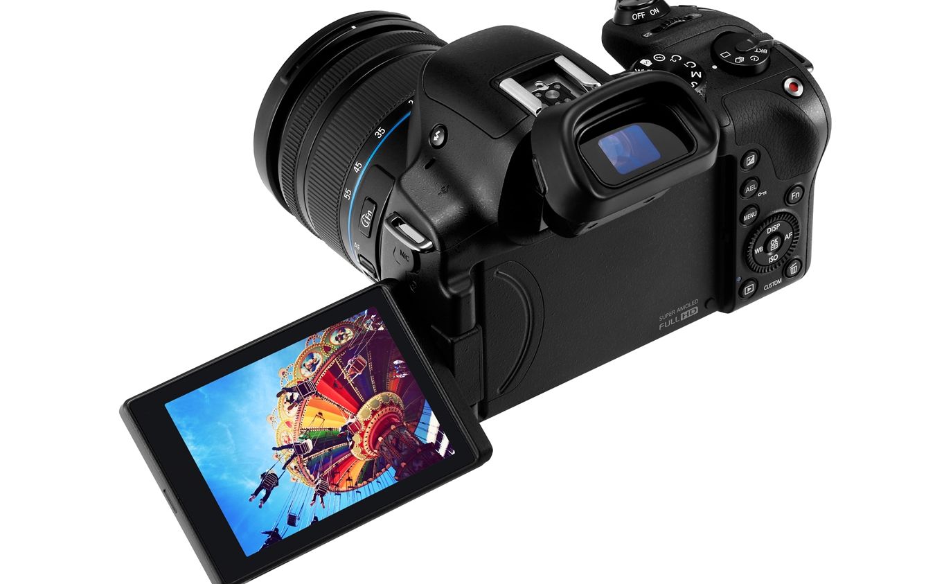Samsung Nx30 A Ajuns In Romania Camera Smart Are 20 3mp