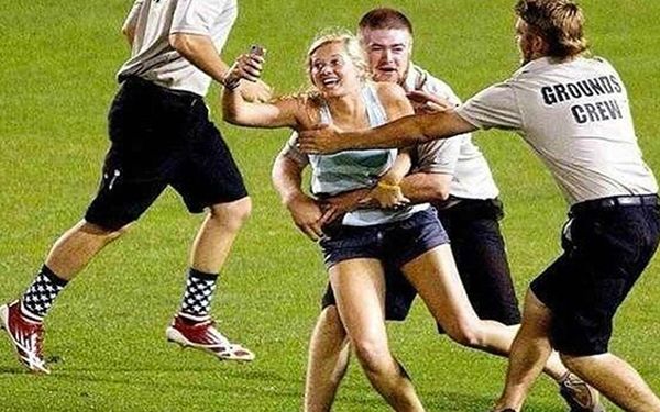 Selfie-urile pot dezvalui locul unde au fost facute Selfie Urile Pot Dezvalui Locul Unde Au Fost Facute