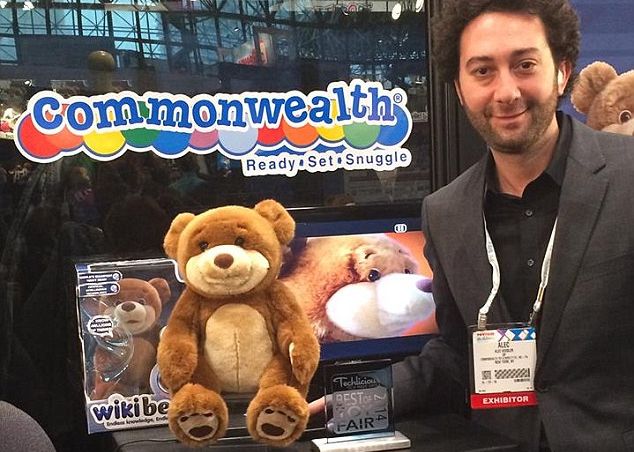 Wikibear Ursuletul De Plus Care Raspunde La Intrebari Si Pe Poate Contecta La Internet Pentru Chat Video