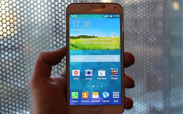 Samsung Galaxy S5 Se Lanseaza Acum Cum Arata Cel Mai Asteptat Telefon De La Barcelona