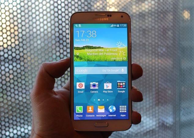Samsung Galaxy S5 Se Lanseaza Acum Cum Arata Cel Mai Asteptat Telefon De La Barcelona