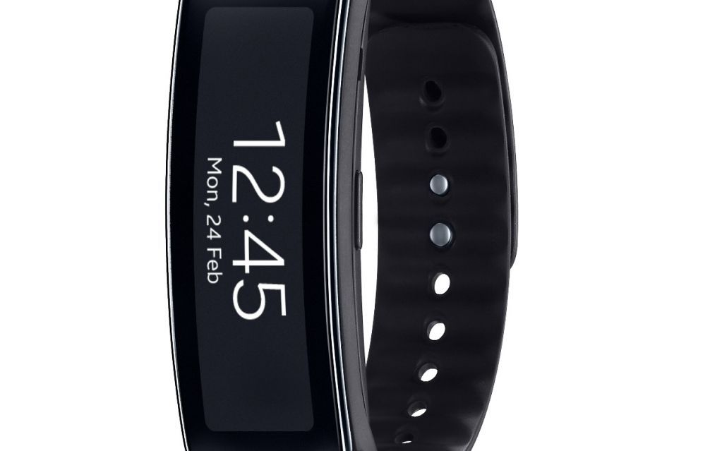 Samsung Gear Fit Primul Gadget Cu Ecran Super Amoled Curbat Te Ajuta Sa Dai Burta Jos