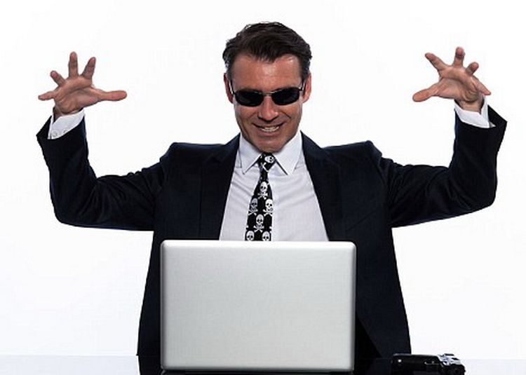 Milioane De Oameni Au Crezut Ca Le A Fost Spart Contul Ce S A Intamplat Noaptea Trecuta