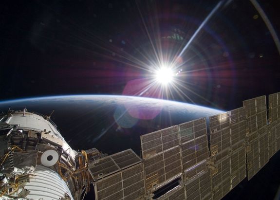 NASA a facut publice mai multe fotografii din spatiu pentru a marca succesul la Oscaruri al filmului Gravity FOTO Nasa A Facut Publice Mai Multe Fotografii Din Spatiu Pentru A Marca Succesul La Oscaruri Pentru Filmul