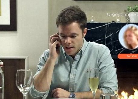 Tickle, aplicatia care te poate scapa de o intalnire nedorita Tickle Aplicatia Care Te Poate Scapa De O Intalnire Nedorita