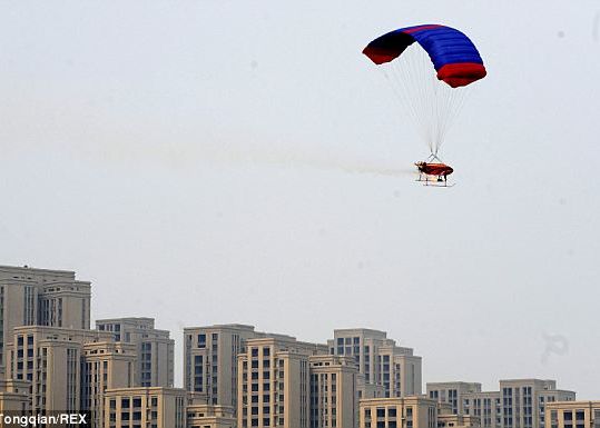 China a testat cu succes drona care curata aerul poluat China A Testat Cu Succes Drona Care Curata Aerul Poluat Cu Ajutorul Unor Chimicale Pulverizate In Timpul