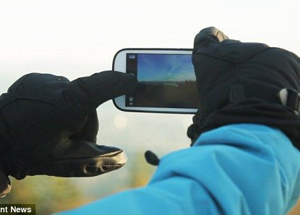 Toate Manusile Pot Accesa Un Touchscreen Daca Li Se Aplica Niste Amprente Speciale