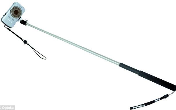 Selfie Stick Ajutorul Bratului Pentru O Poza Cat Mai Reusita