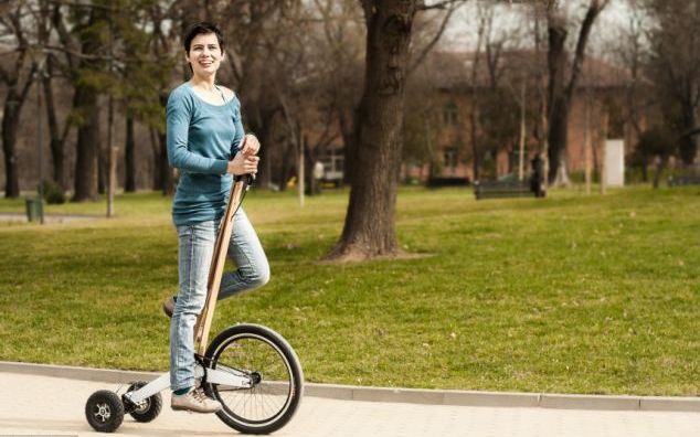 Halfbike Jumatatea De Bicicleta La Fel Practica Precum Cea Cu Doua Roti