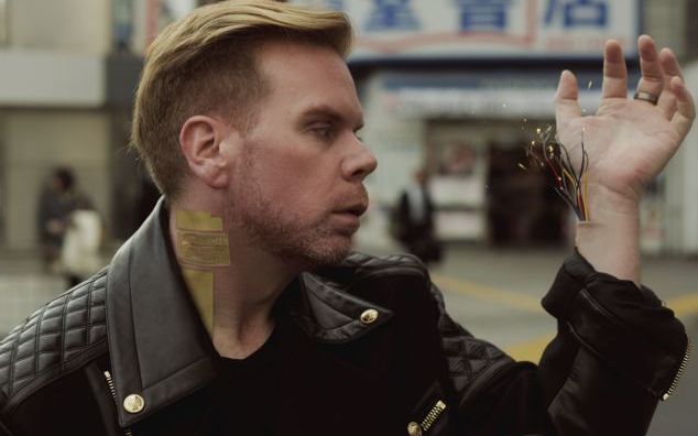 Chris Dancy Cel Mai Conectat Om De Pe Pamant Video