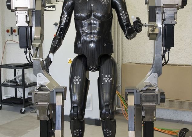 Proton Man Manechinul Folosit Pentru Testarea Echipamentelor Militare Pentru Protectia Impotriva Armelor