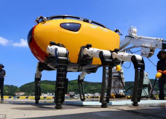 Explorarile subacvatice au primit un ajutor foarte important, Crabster Explorarile Subacvatice Au Primit Un Ajutor Foarte Important Crabster