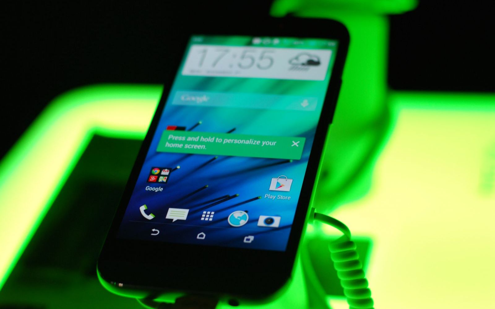 Htc One M8 S A Lansat In Romania Si Va Fi Pe Piata De Maine Noul Smartphone E La Inaltimea Asteptarilor
